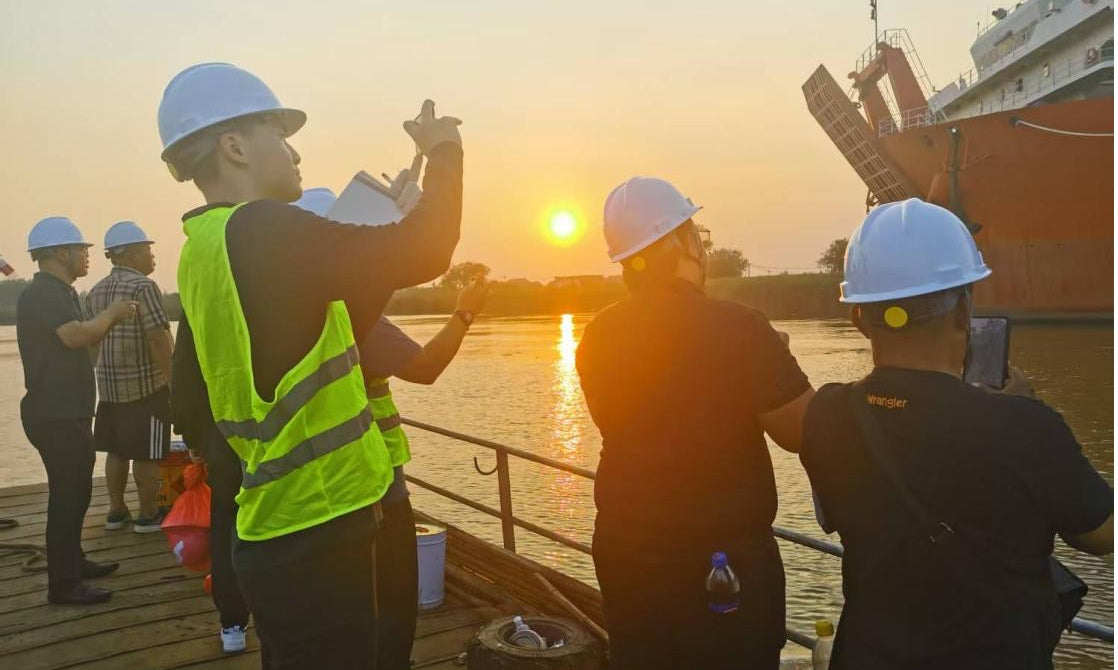 国际船级社验船师莅临江苏海中洲船业有限公司开展船舶检验工作