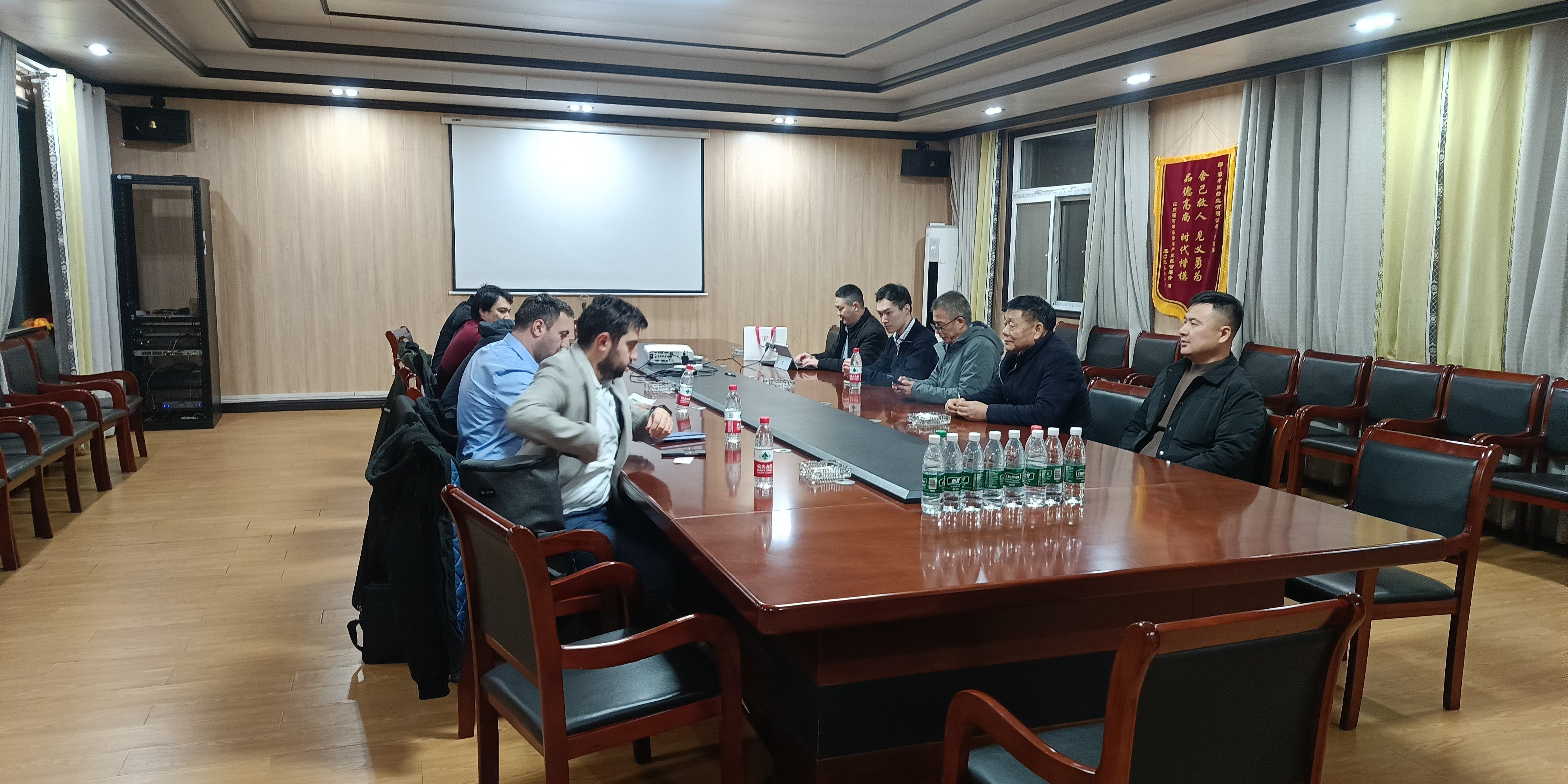 跨越千山万水 携手蓝海共赢——哈萨克斯坦代表团到访江苏海中洲船业有限公司