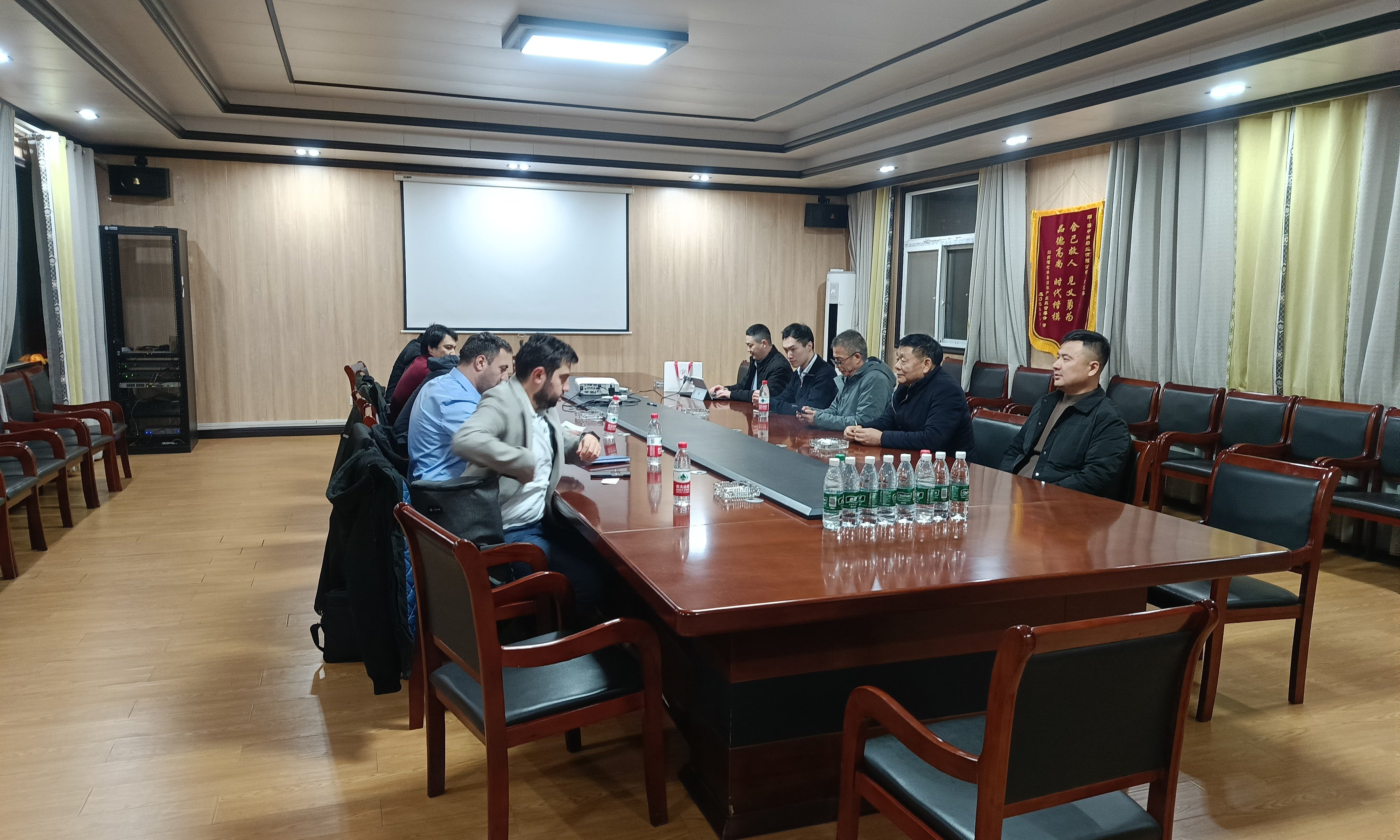 跨越千山万水 携手蓝海共赢——哈萨克斯坦代表团到访江苏海中洲船业有限公司