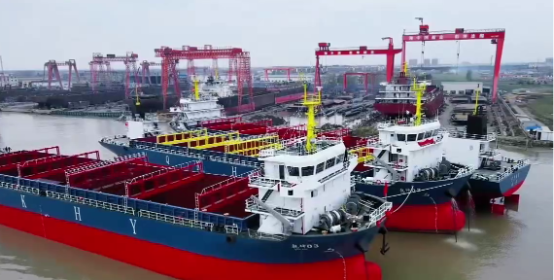 Three Ships Launched Together, Embarking on a New Journey—Jiangsu Haizhongzhou Shipbuilding Co., Ltd. Holding Grand Launching Ceremony for the "Qiankun" Series Vessels