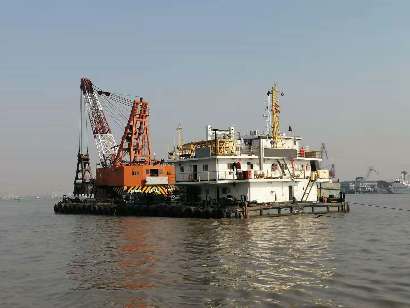 11m³ GRAB DREDGER