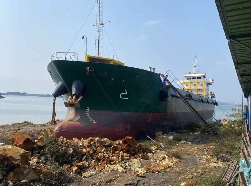 144TEU CONTAINER SHIP