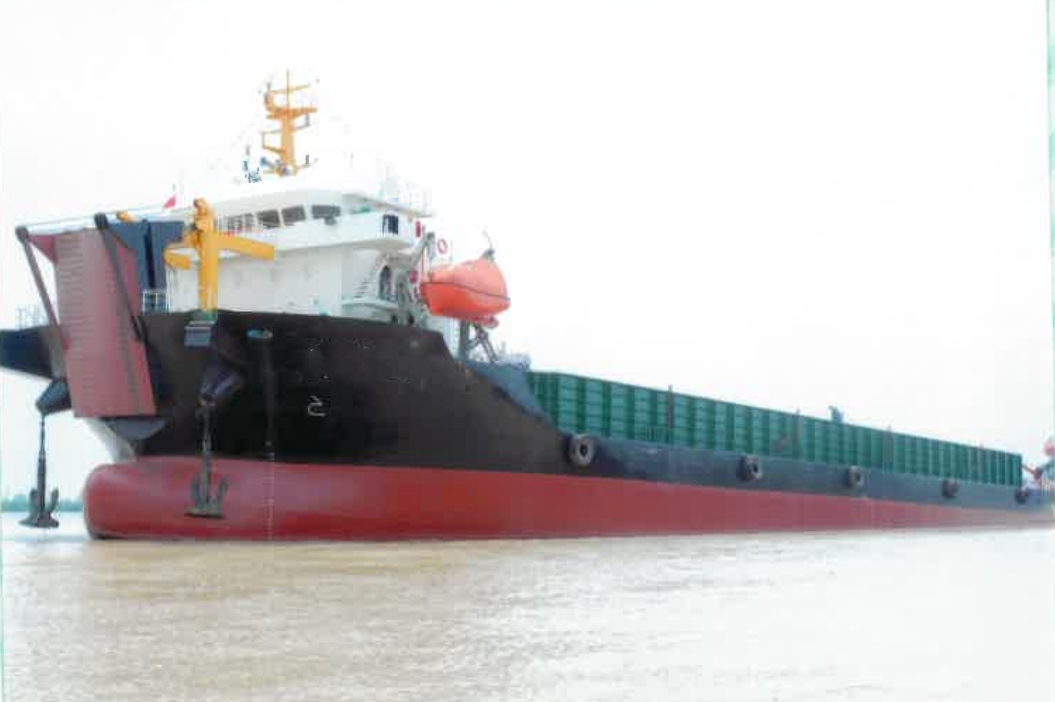 8000T DECK BARGE