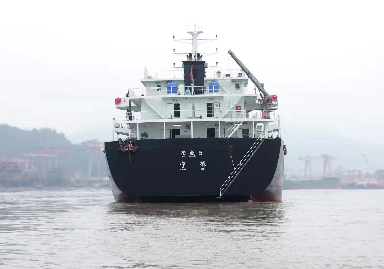 NAVIRE DE SABLE À AUTO-ASPIRATION ET AUTO-DÉCHARGEMENT
