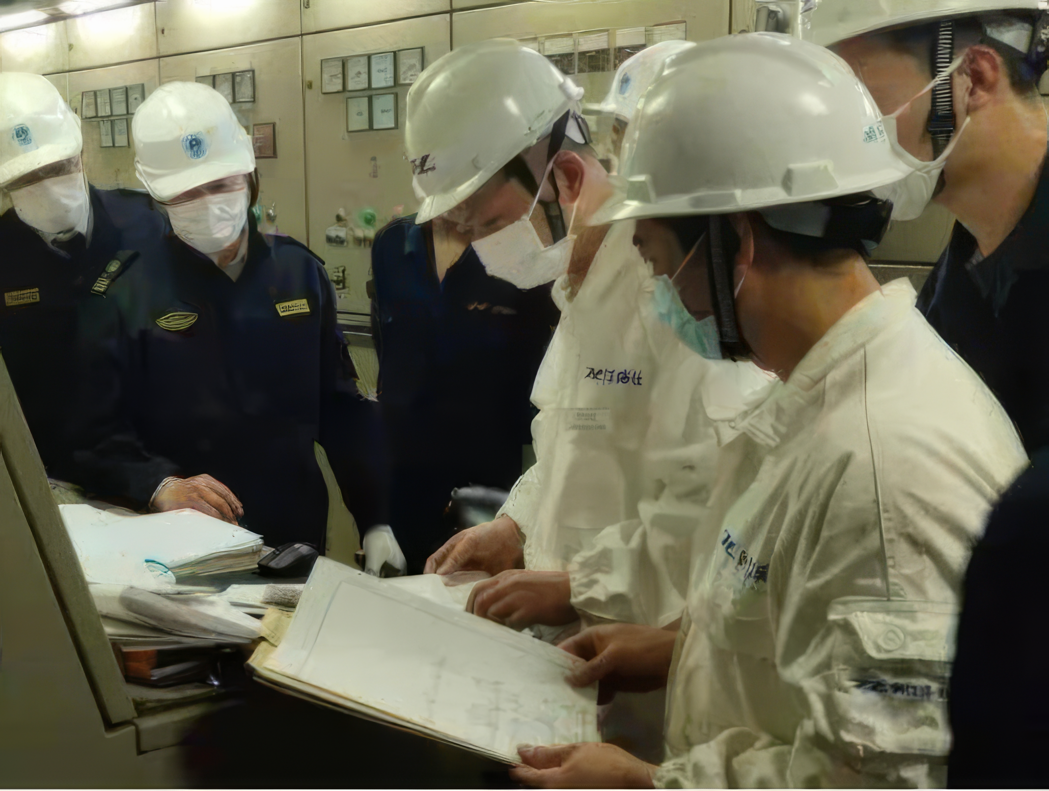 PORTEUR D'ASPHALTE 4999T