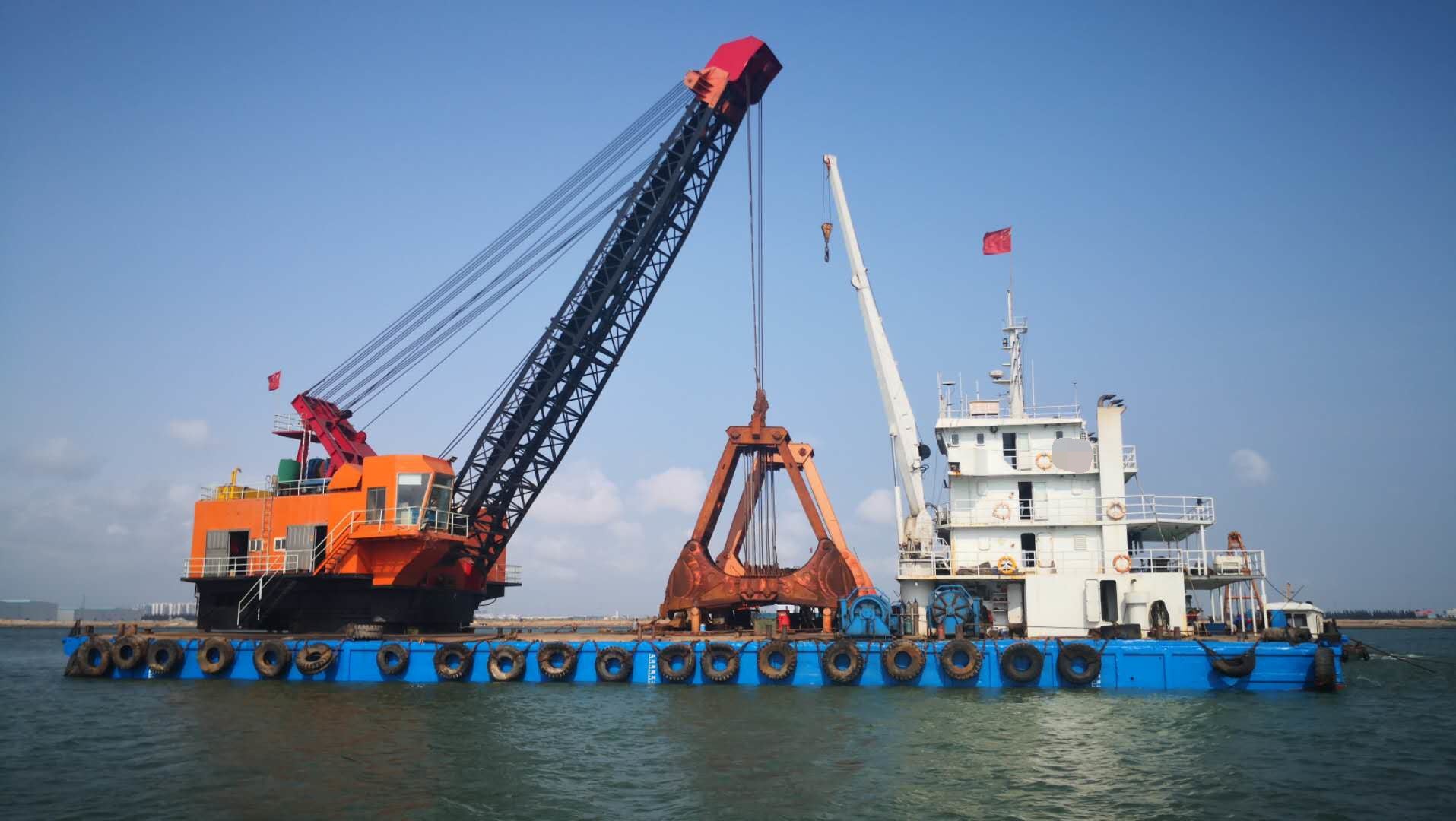 18m³ GRAB DREDGER