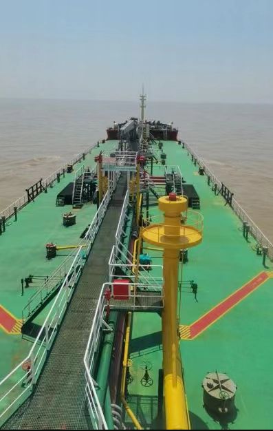 13,000T OIL TANKER