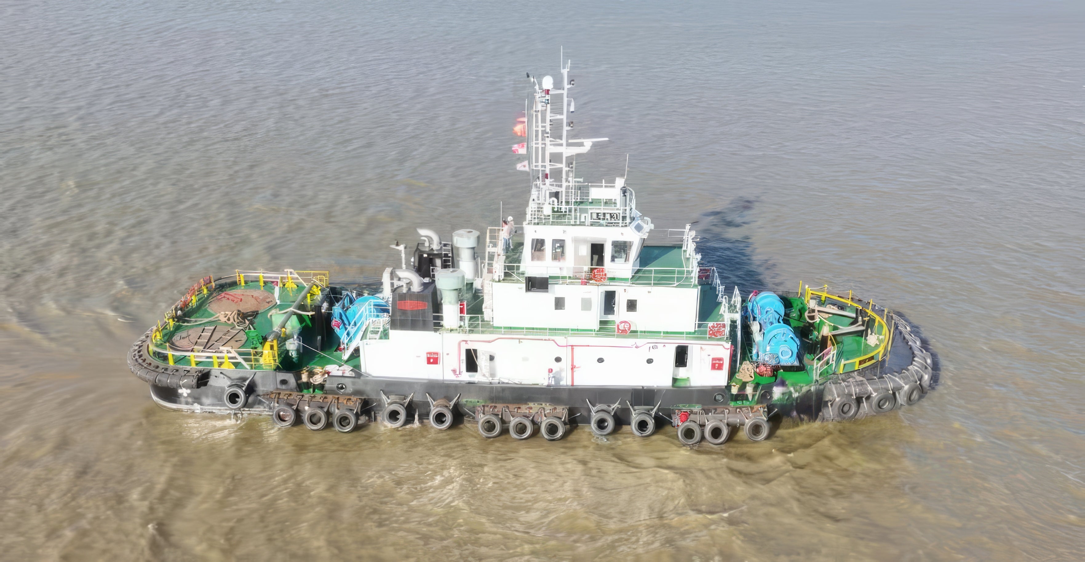 4000HP Z-PROPELLED TUGBOAT
