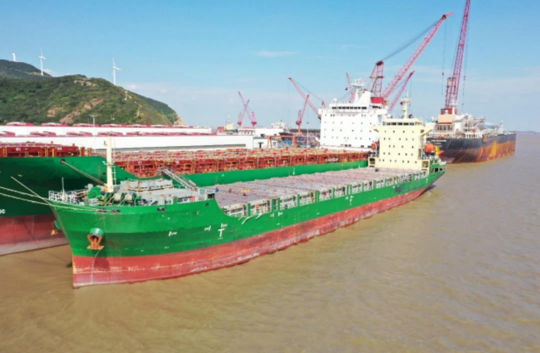 900TEU CONTAINER SHIP