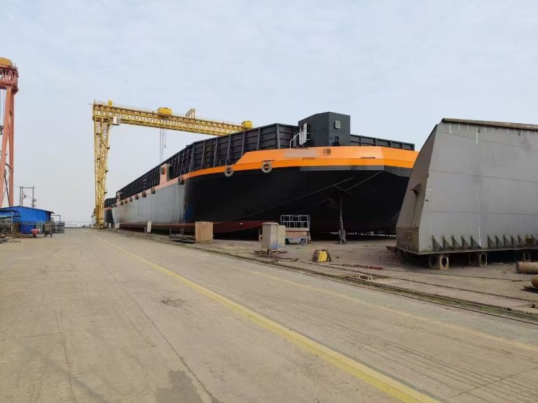 BIG CAPACITY HOPPER DREDGER FROM CHINA FAMOUS MANUFACTURER
