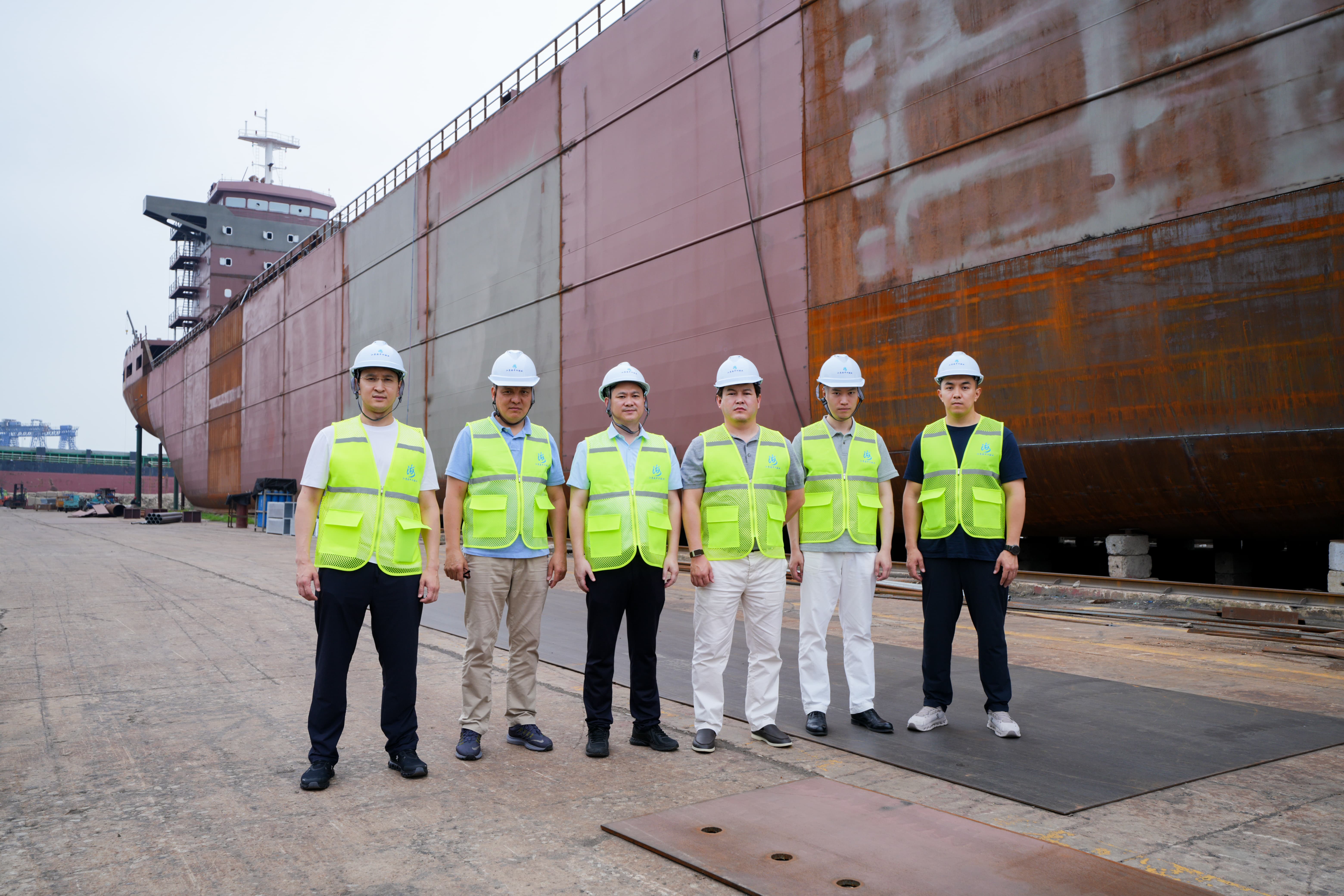 Senior Delegation of KTZ Express Shipping LLC Inspects the 141m Multi-purpose Vessel Project at Jiangsu Haizhongzhou Shipping Industry Co., Ltd.